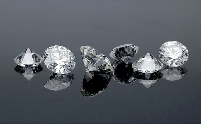 婚約指輪を選ぶ前に知っておきたいダイヤモンドの基礎知識のイメージ