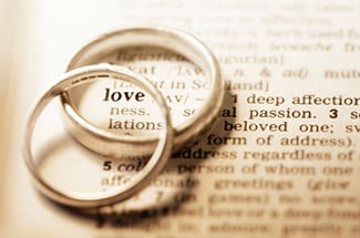 「婚約指輪（エンゲージリング）」と「結婚指輪（マリッジリング）」の違い　プロポーズ男子の基礎知識 VOL.1のイメージ