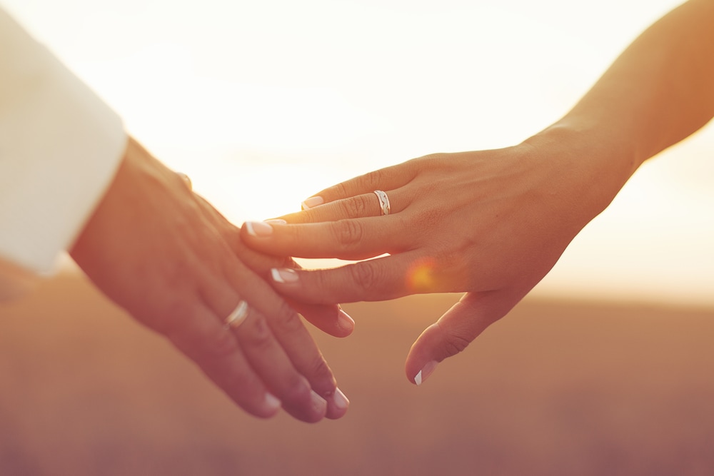 婚約指輪と結婚指輪の選び方・予算・購入時期についてのイメージ