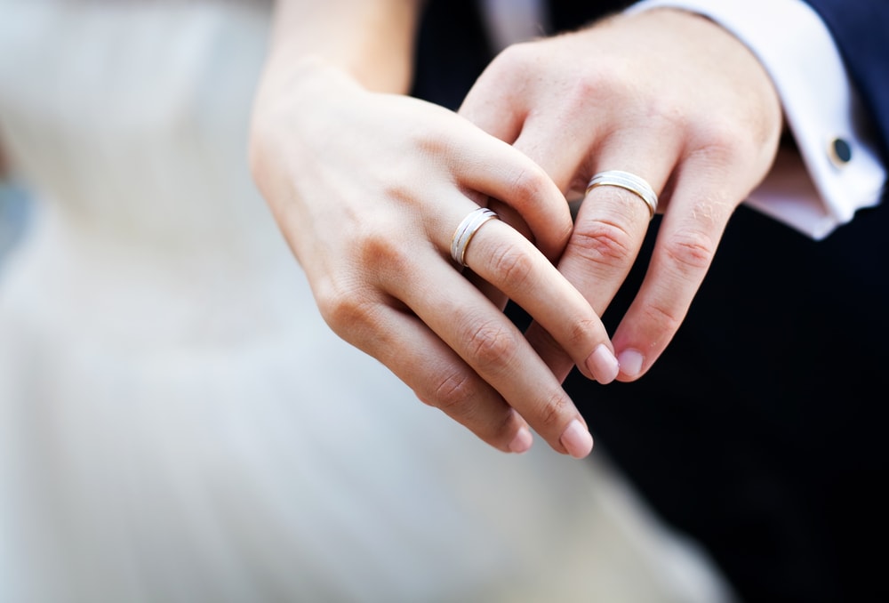【結婚指輪】の選び方は？予算はどのくらい？いつ買う？のイメージ